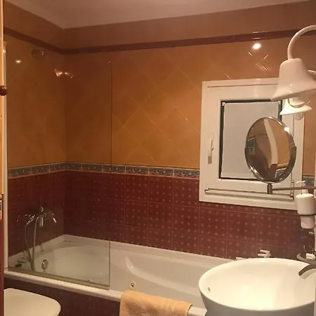 Cental Penthouse, Parking, Wifi, Recently Renovated
