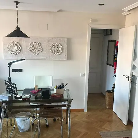 Apartamento Cental Penthouse, Parking, Wifi, Recently Renovated *