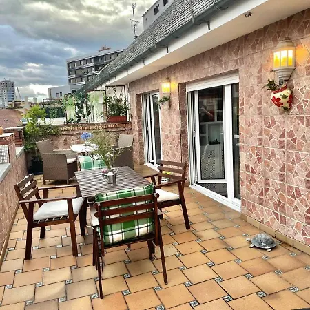 Cental Penthouse, Parking, Wifi, Recently Renovated Apartamento *