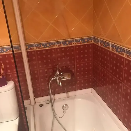Cental Penthouse, Parking, Wifi, Recently Renovated